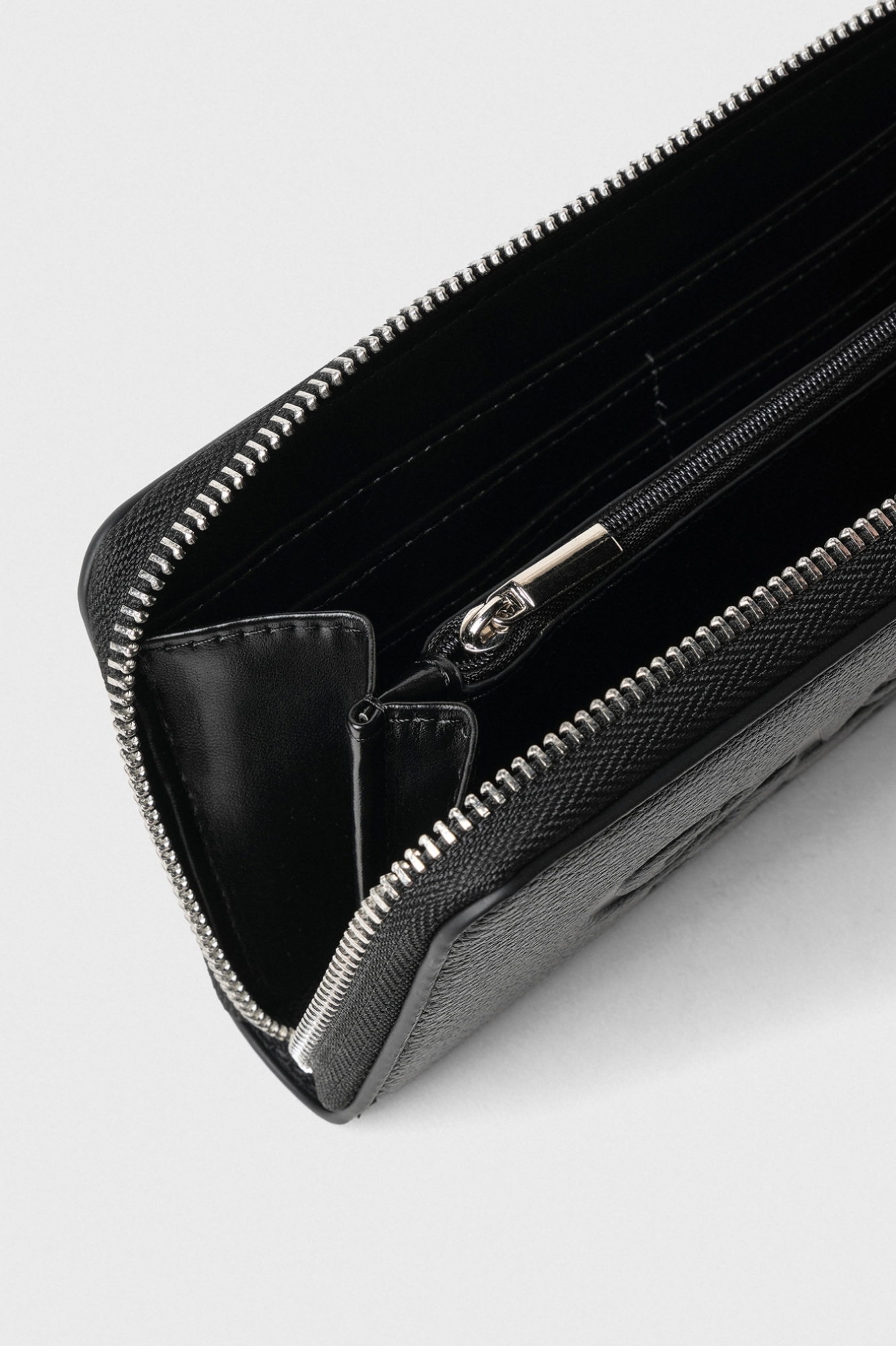 Regular Zip Around Maxilogo Bottalato • Nero