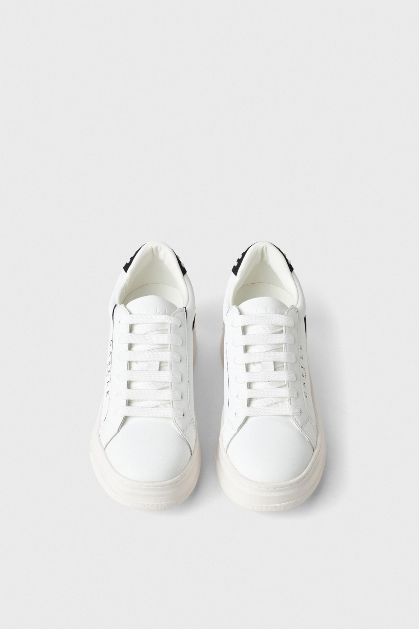 Immagine di Sneakers New Addict In Action Leather Con Inserti Borchie E Perle • Nero