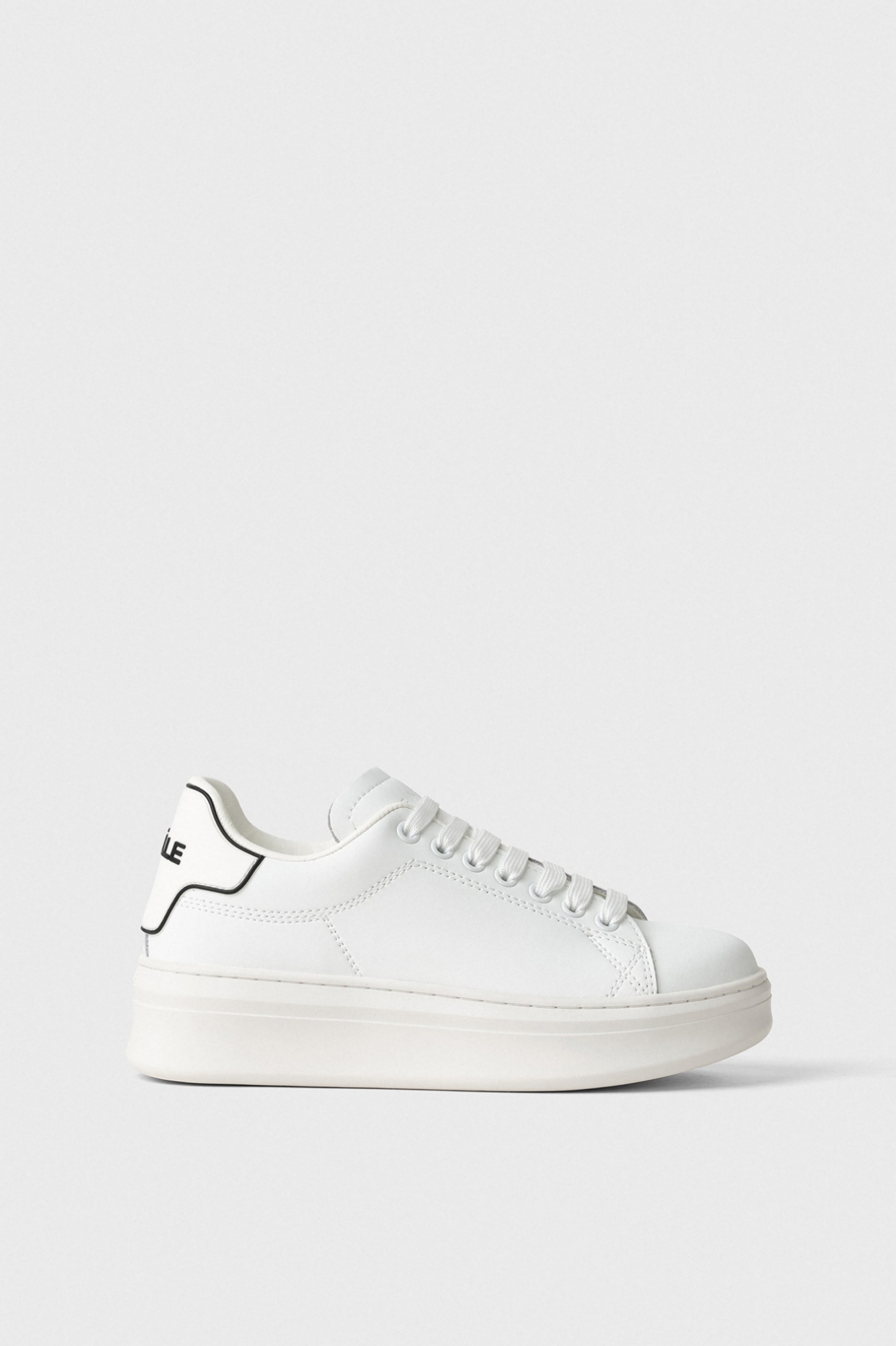 Sneakers Addict Con Rubber Patch • Bianco