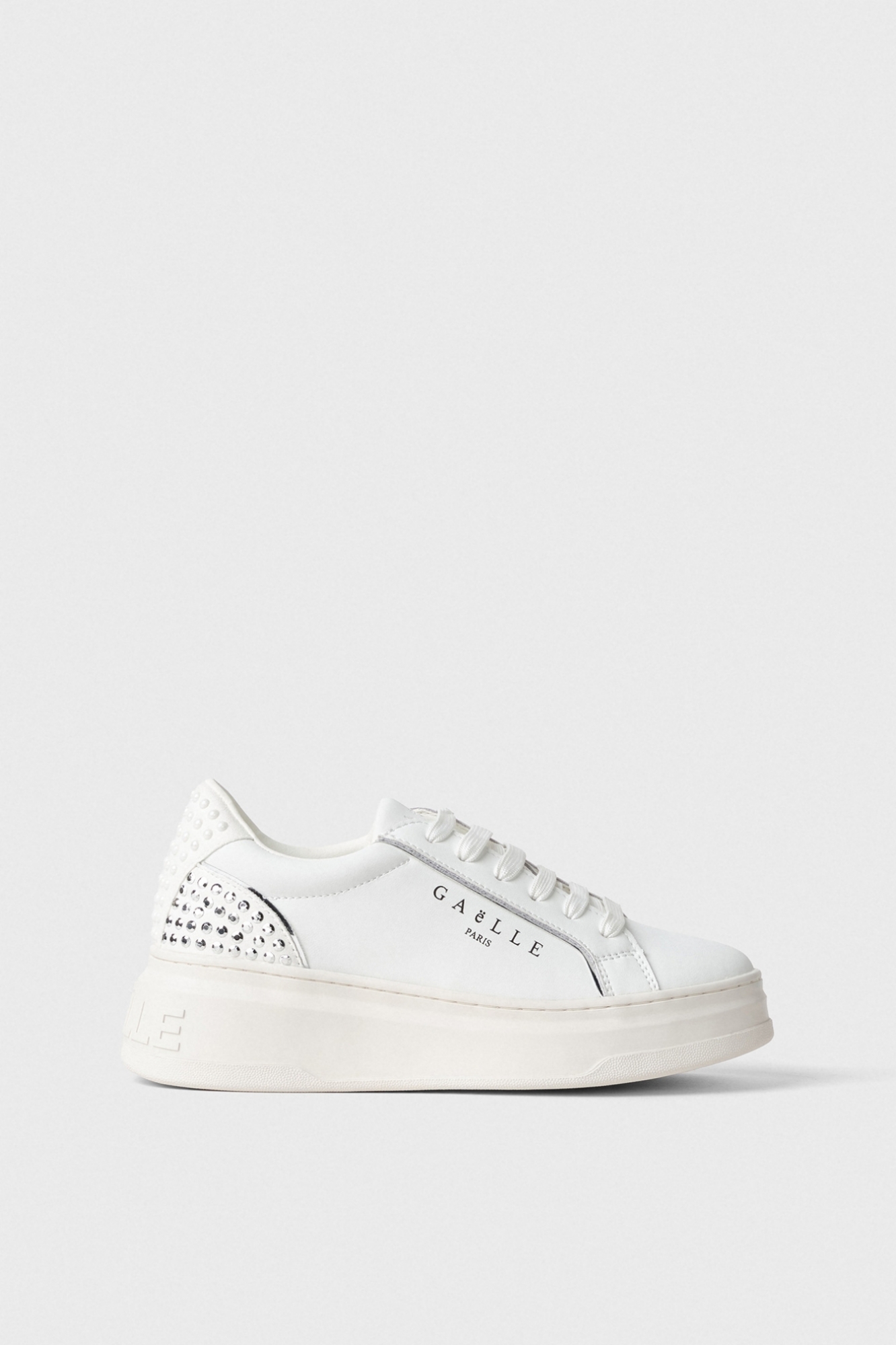 Sneakers New Addict In Action Leather Con Inserti Borchie E Perle • Bianco
