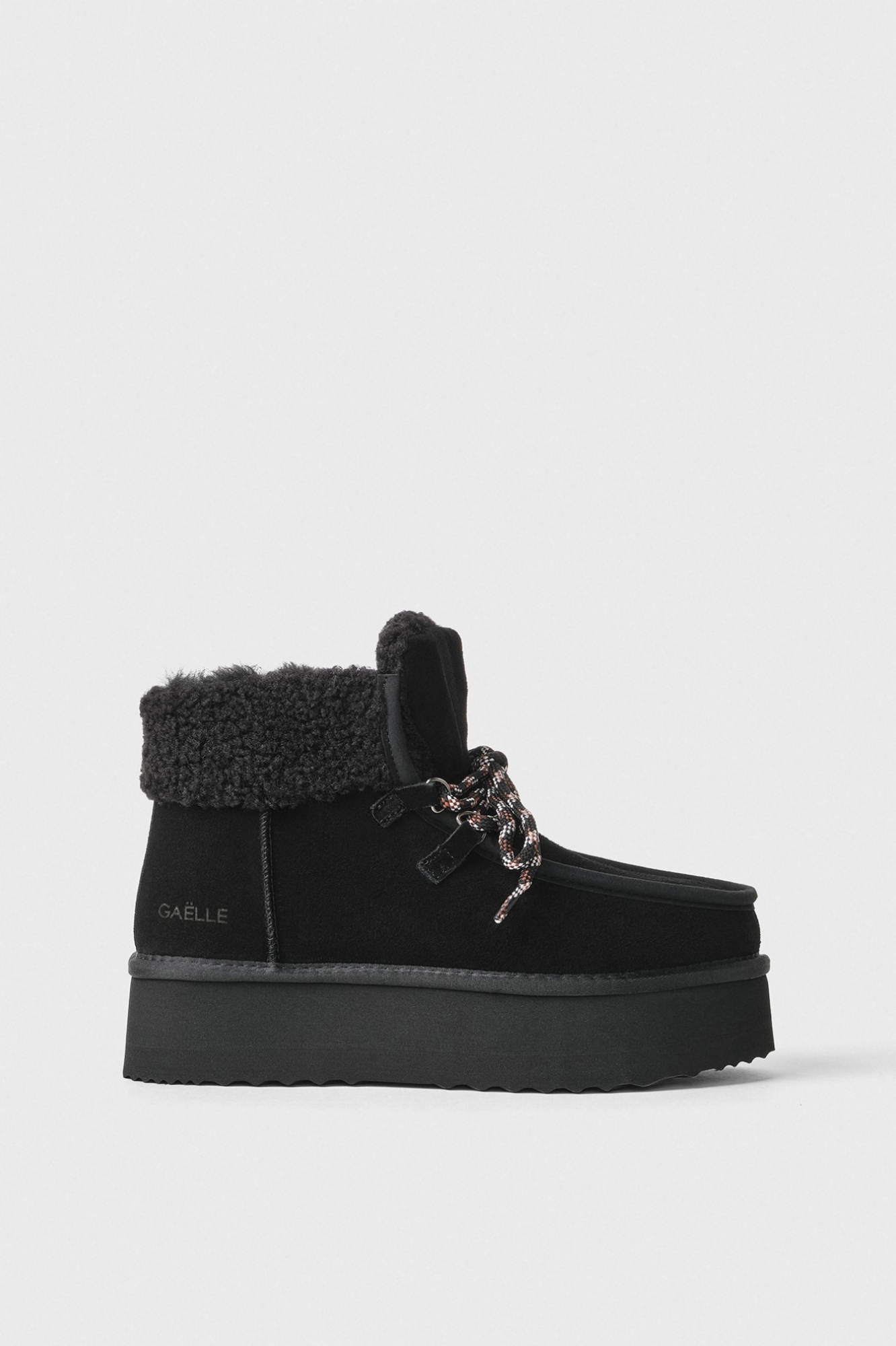 Immagine di Eskimo Boots Basso In Suede Con Ecofur E Gros Stampato Sul Retro • Nero