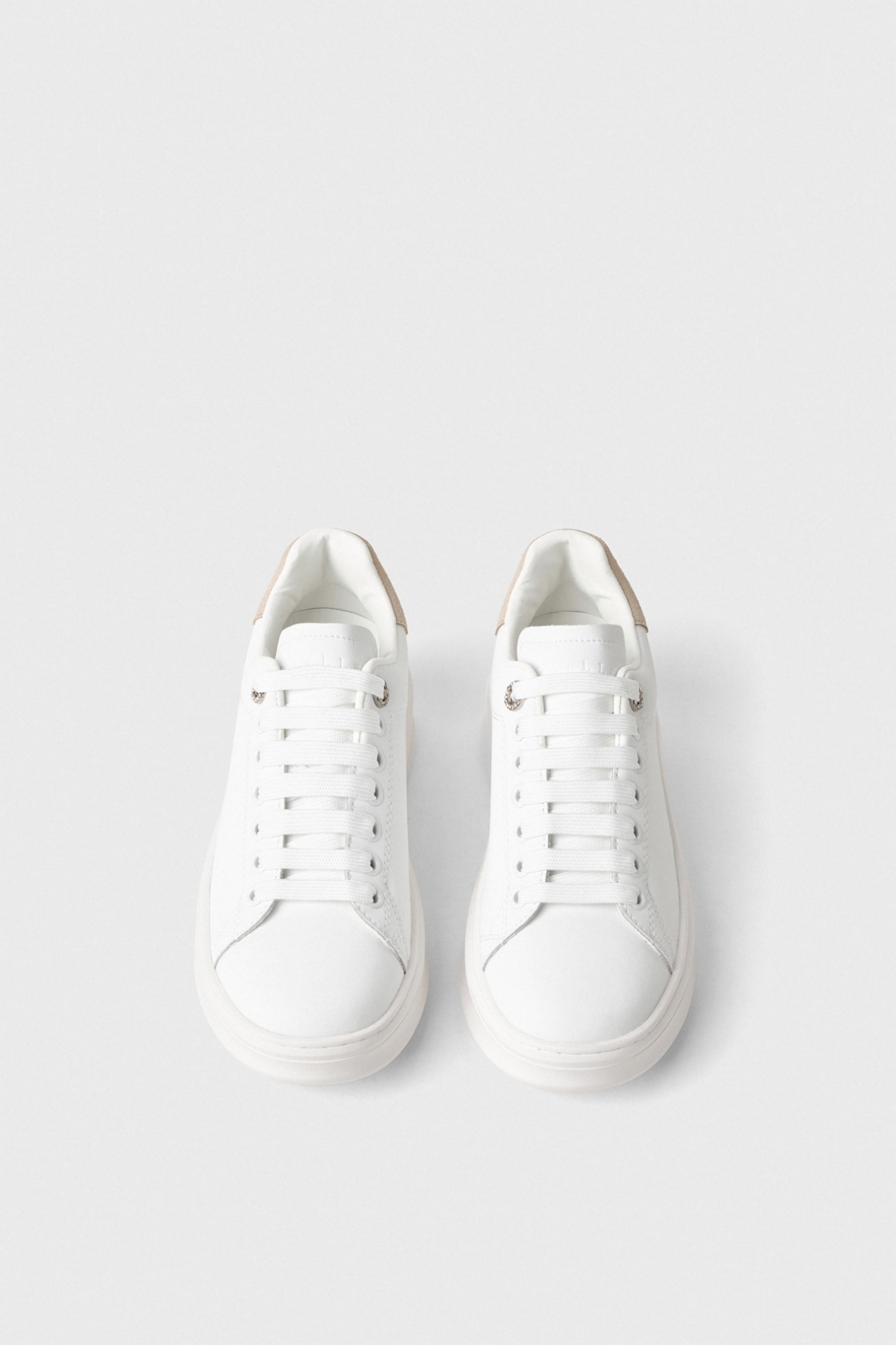 Sneakers Addict Con Patch In Suede • Safari