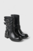 Ankle Boots Con Fibbielogate E Stampa Embossed Sul Cinturino • Nero
