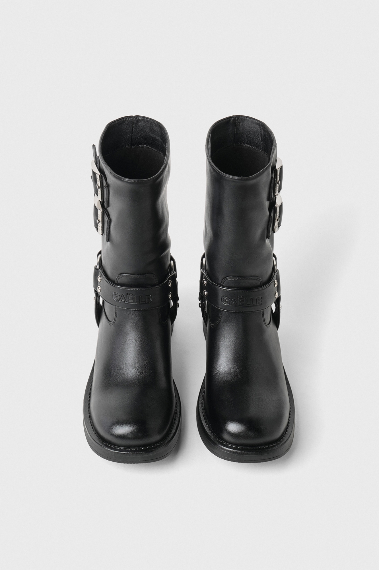 Ankle Boots Con Fibbielogate E Stampa Embossed Sul Cinturino • Nero