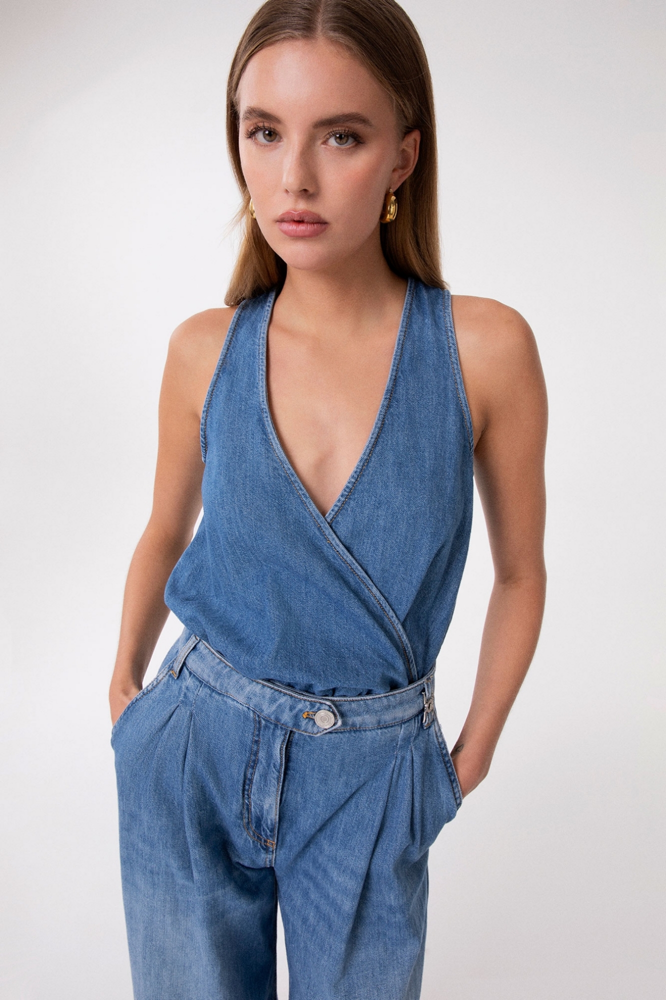 Tuta In Denim Con Scollatura Ncrociata • Blu