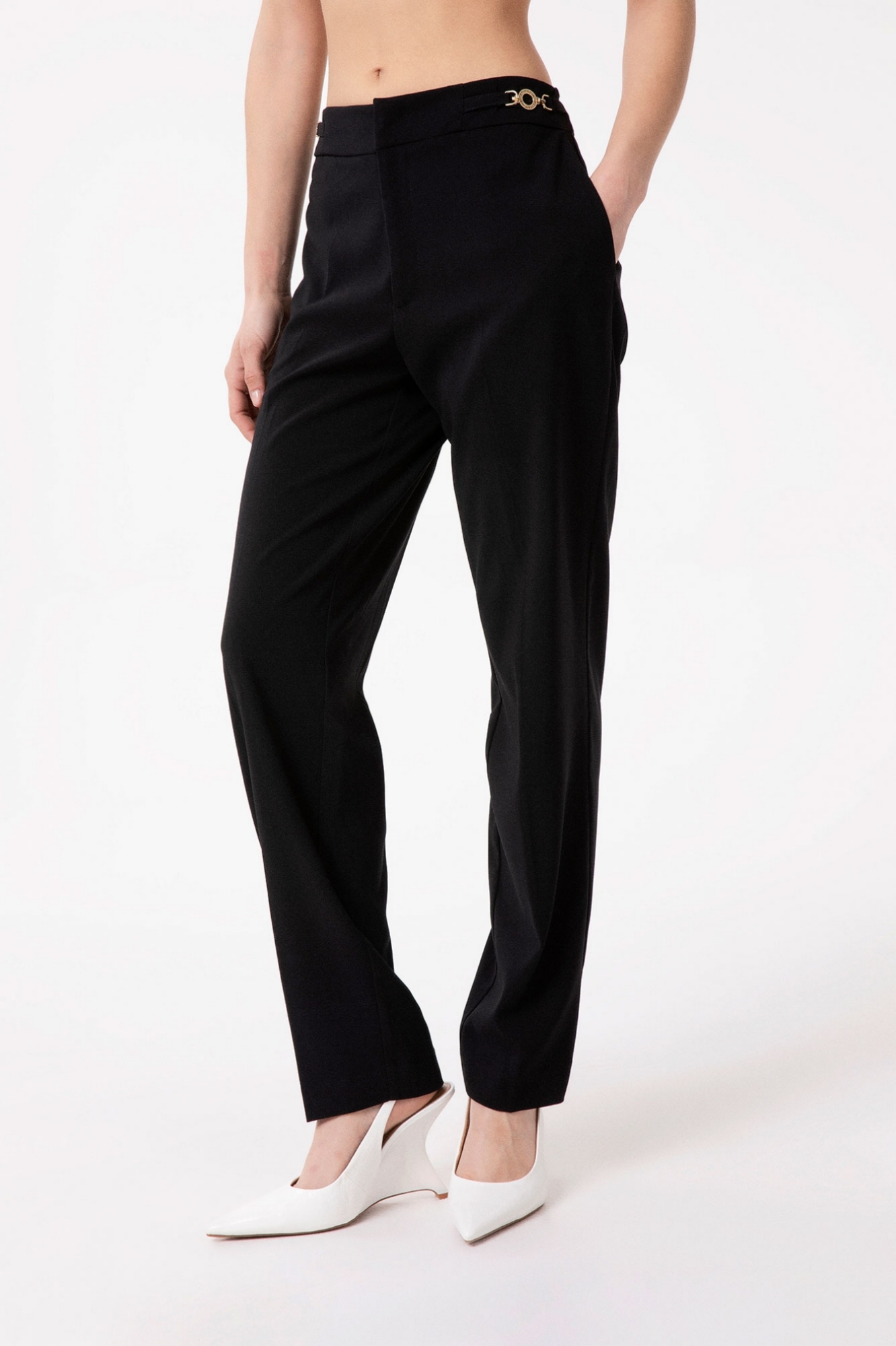 Pantalone Slim In Cady Con Morsetti Oro Su Cinto • Nero